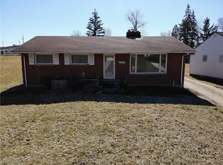 20286 Emery Rd, North Randall, OH 44128
