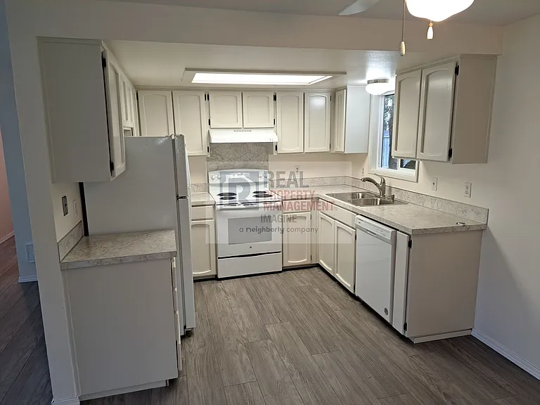 3605 Landau Ave NE — Photo 8