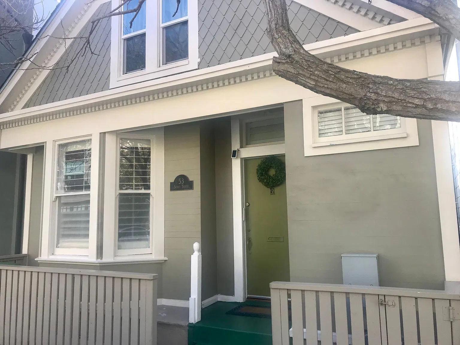 2 bed, 1.5 bath, 975 sqft, $5,500 — Photo 2