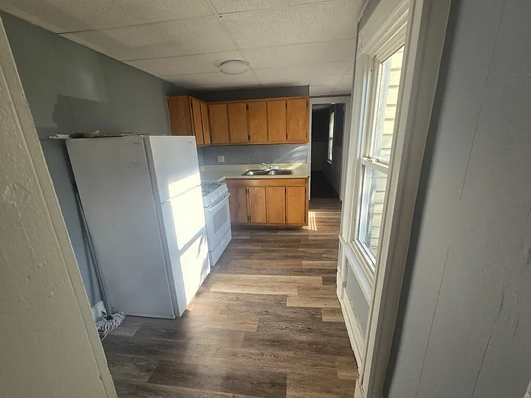 334 Clay St — Photo 2
