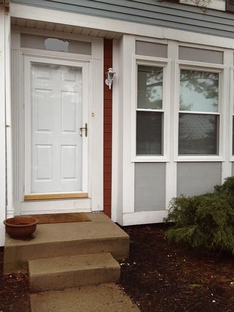 1st image of 825 Pine Way Dr