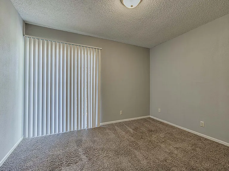 Lexington Commons - Bedroom