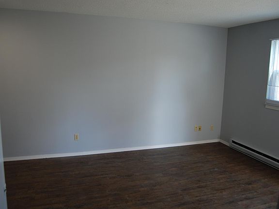 2nd image of 2225 S Hoyt Ave APT 4
