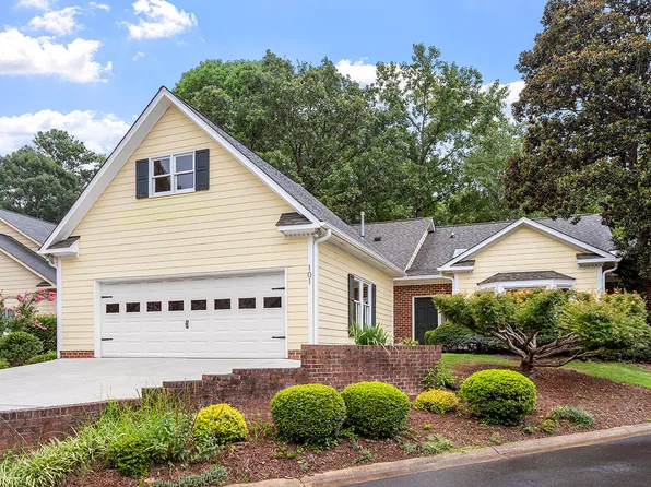 101 Prestwick Pl, Cary, NC 27511