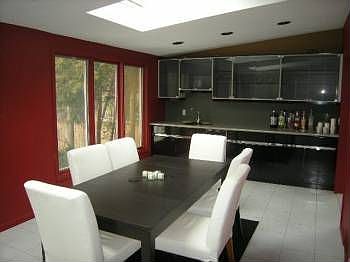 5th image of 303 Edwards Dr