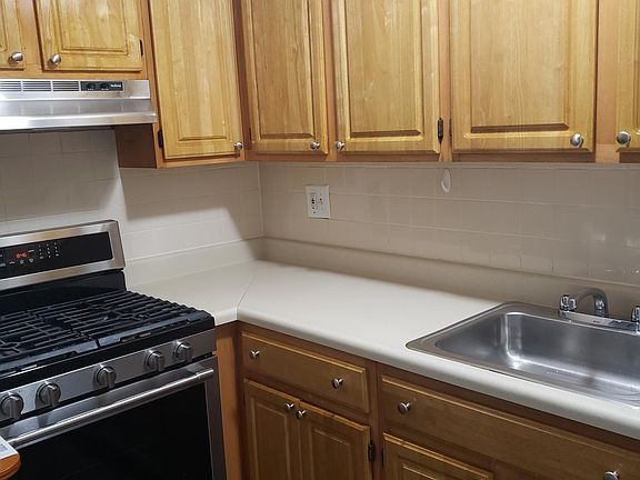 4th image of 432 Wales Ave