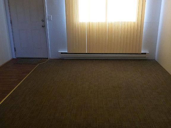 4th image of 1305 E 1st St #30