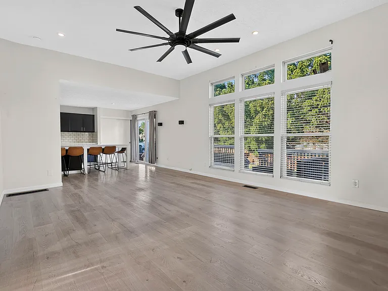 9166 Windy Creek Dr — Photo 3