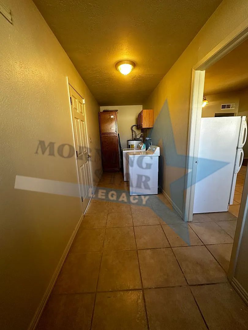 Charming 3 bedroom 2 bath home — Photo 4