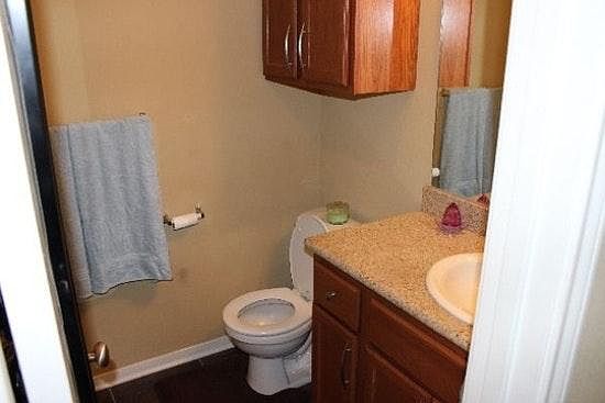 4th image of 4128 McFarland Dr