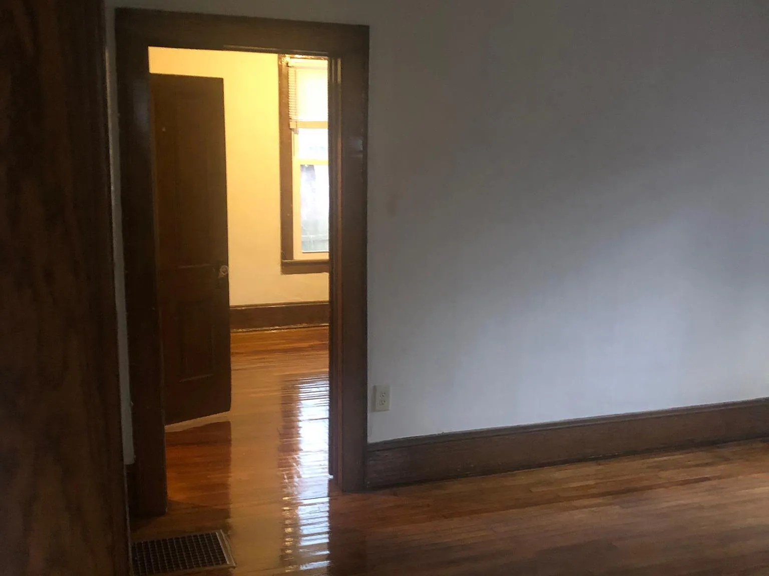 1004 Buffalo St — Photo 2