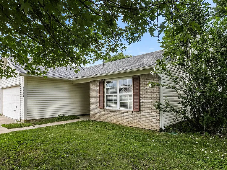 4009 Dogwood Ln — Photo 3