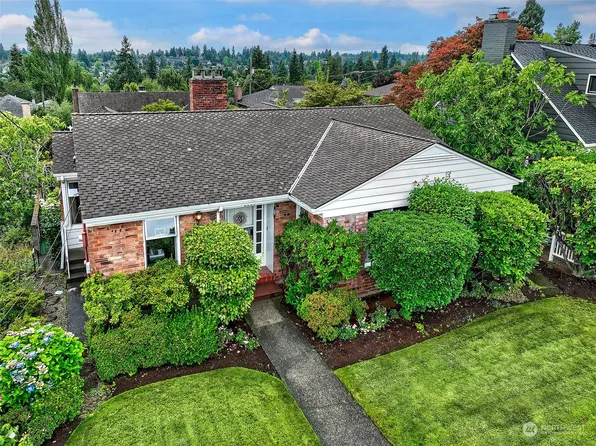 6225 NE Princeton Way, Seattle, WA 98115