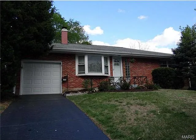 830 Lynda Ct photo 1