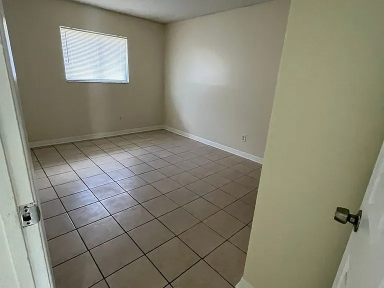 605 Northlake Blvd #48 — Photo 10
