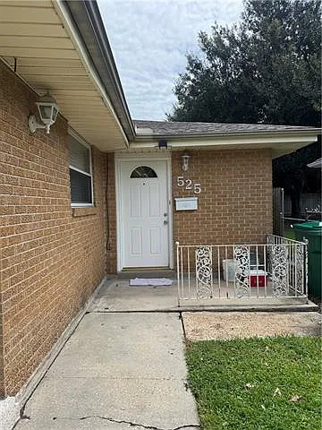 2 bed, 1.0 bath, 900 sqft, $1,600 — Photo 2
