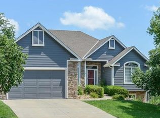 824 Wheaton Dr, Lawrence, KS 66049