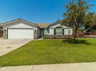 1106 W North Star Dr, Hanford, CA