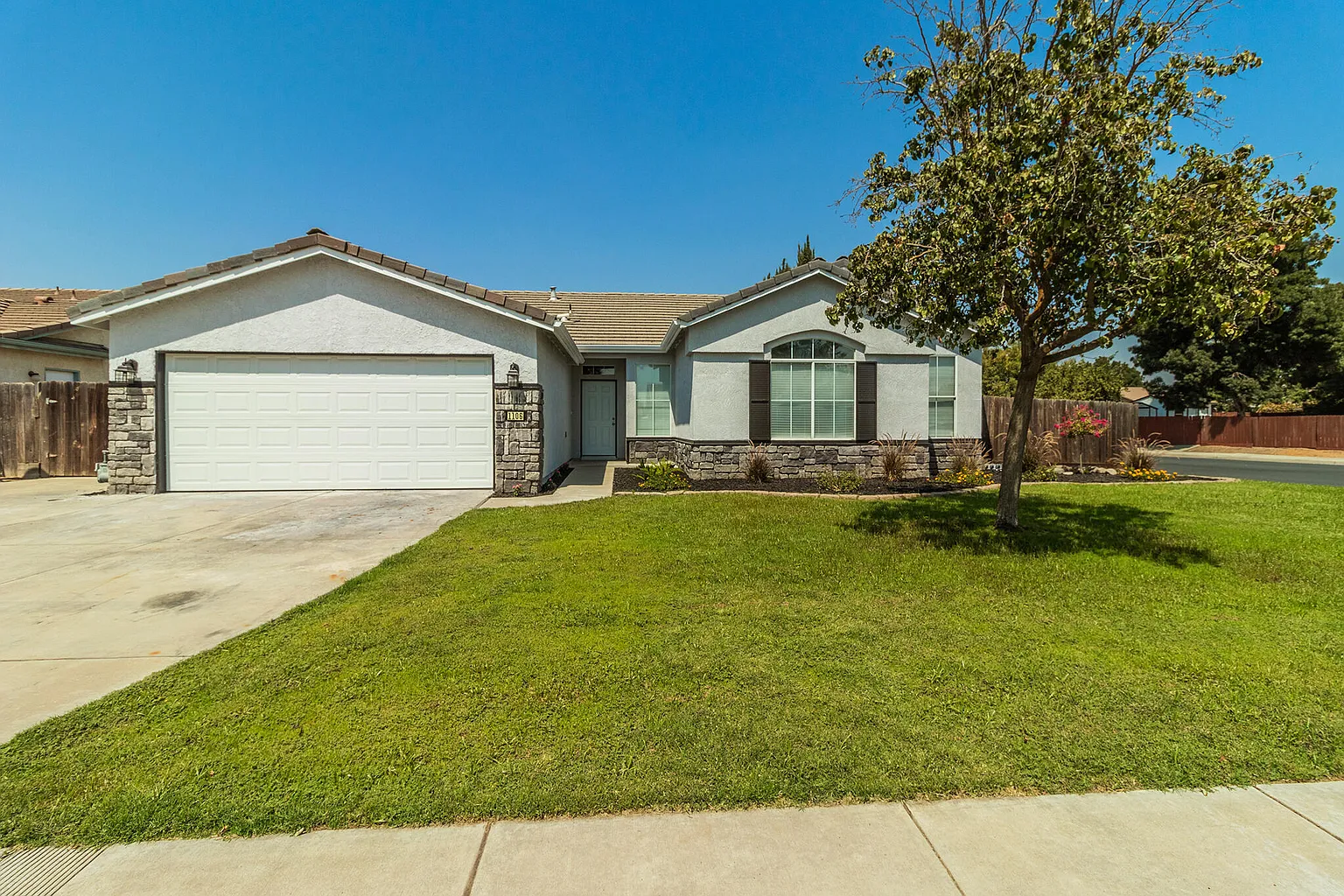 1106 W North Star Dr photo 1