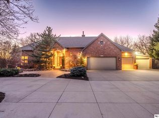 1227 Pinewood Dr, Blair, NE 68008