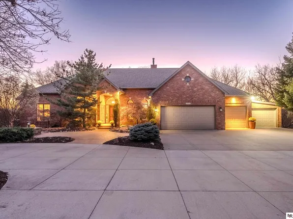 1227 Pinewood Dr, Blair, NE 68008