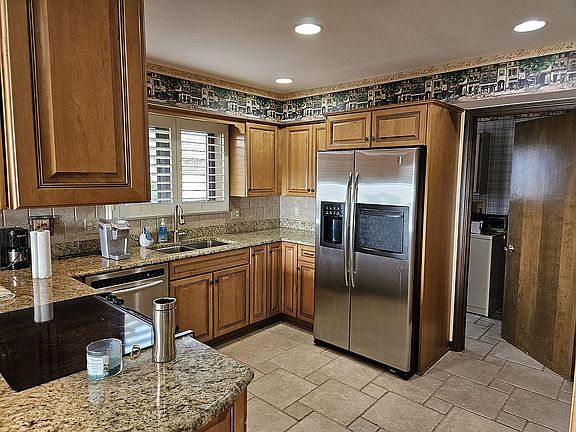 3rd image of 45554 Private Shore Dr