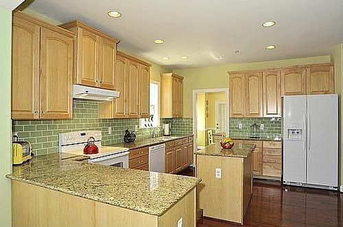 Designer Kitchen- Gorgeous Finishes!
