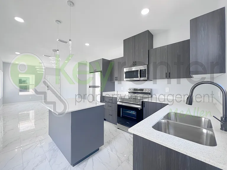 907 N Woodson Ave #2 — Photo 10