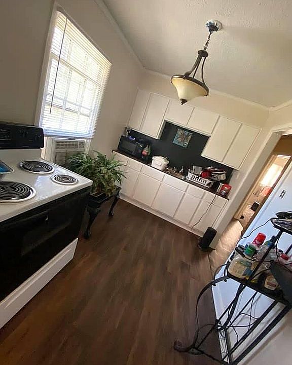 2nd image of 1468 Marilyn Ave