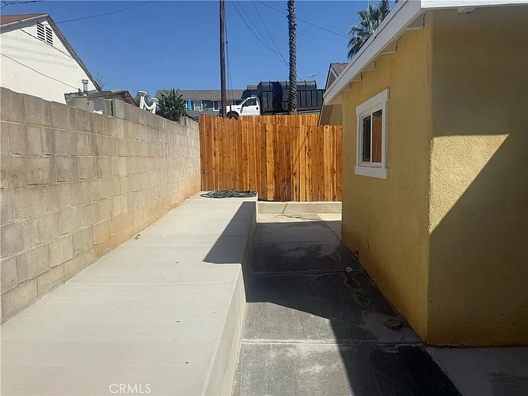 10337 Mull Ave — Photo 5