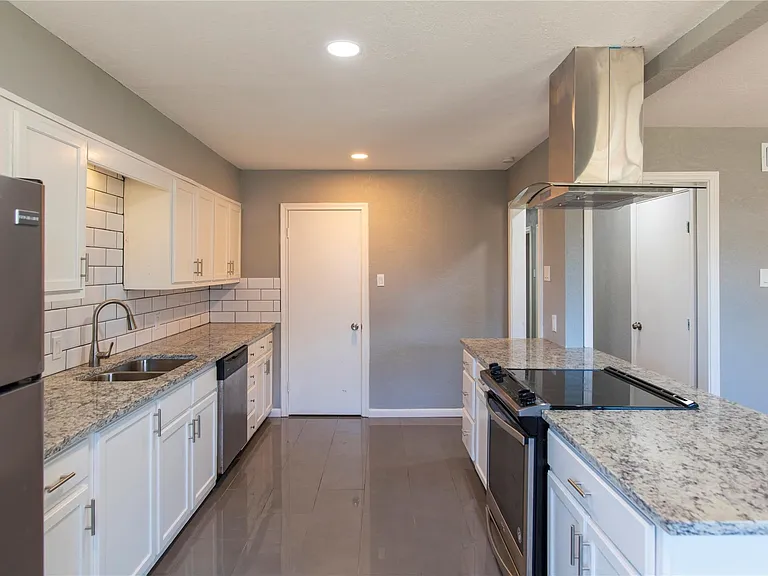 7543 Colgate Ave — Photo 21