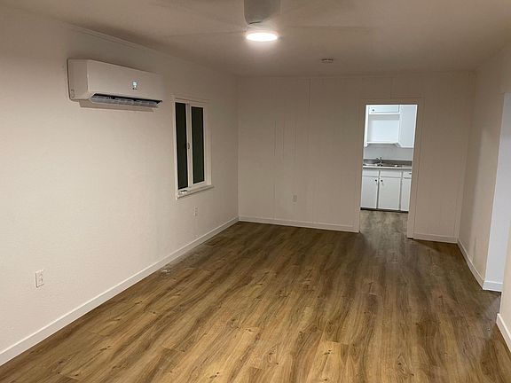 4th image of 3851 42nd St #1-A