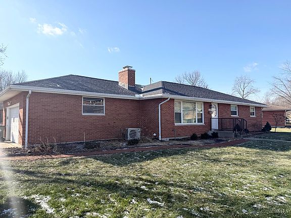 2nd image of 1075 Oakmont Ave