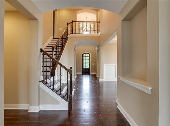 2nd image of 2130 Georgian Cir #49