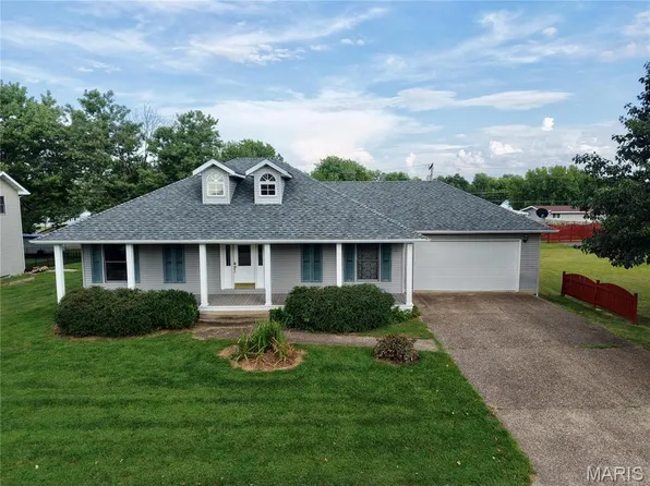 111 Westview St, Palmyra, MO 63461