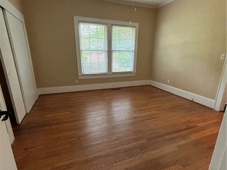 5109 Sequoia Rd — Photo 8