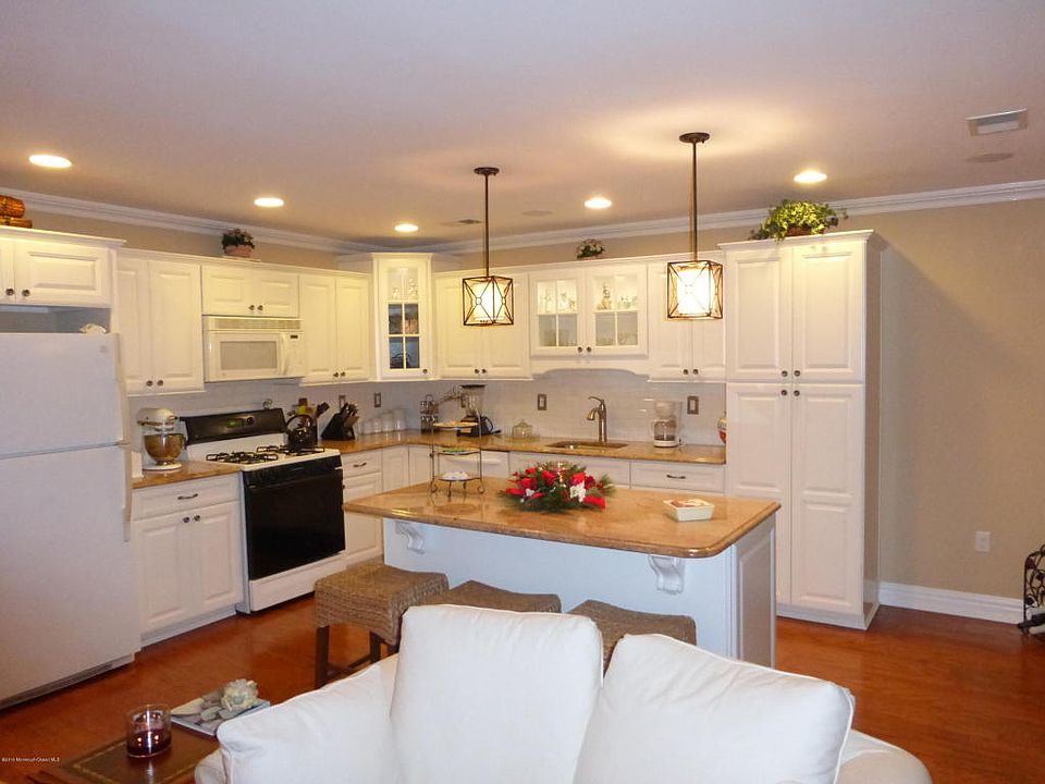 Newly Renovated Kitchen