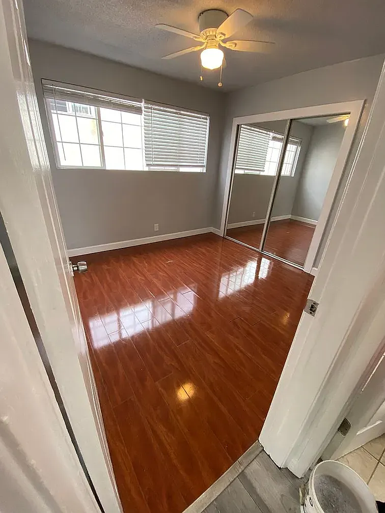 2 bed, 700 sqft, $2,200 — Photo 4
