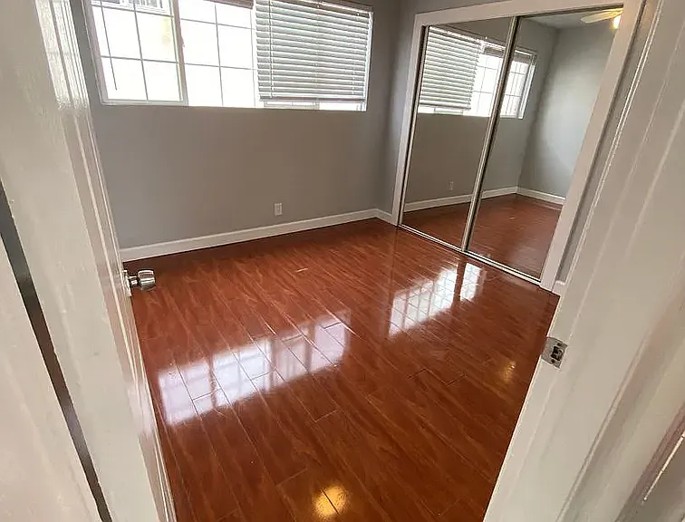 1052 Justin Ave #4 — Photo 6