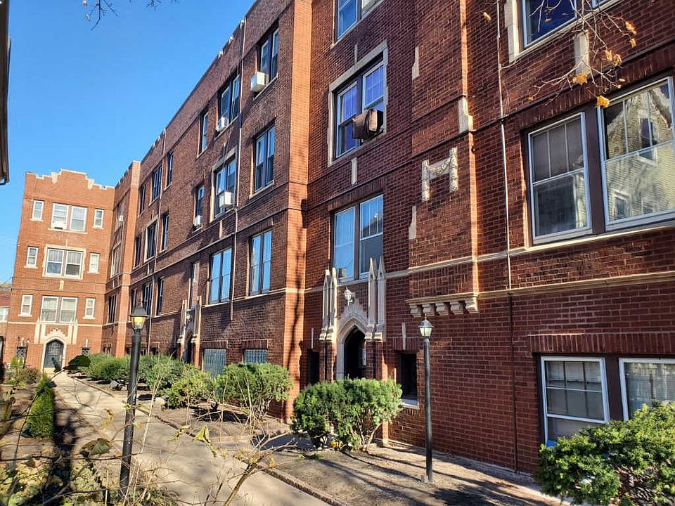 1st image of 1748 W Granville Ave APT 1A
