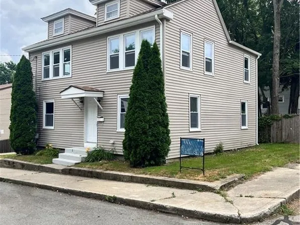 22-24 Agnes St, West Warwick, RI 02893