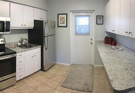 5th image of 2408 Valentine St
