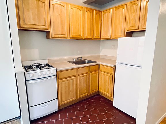 5th image of 71 W 109th St APT 1a