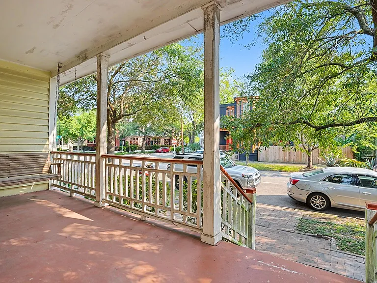121 W Duffy St — Photo 4