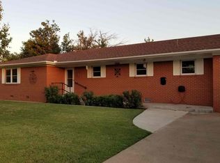 1904 Willard Dr, Altus, OK 73521