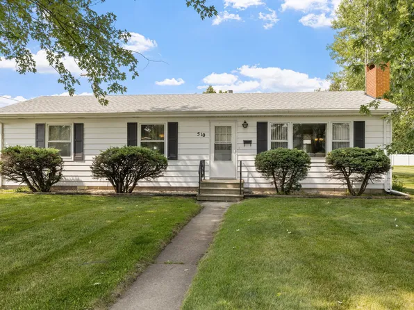 510 E 1st St, Coal City, IL 60416