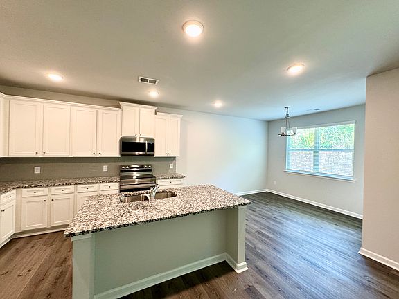 5th image of 115 McGinnis Cir