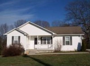 3513 N Riveroaks Dr, Cookeville, TN 38506