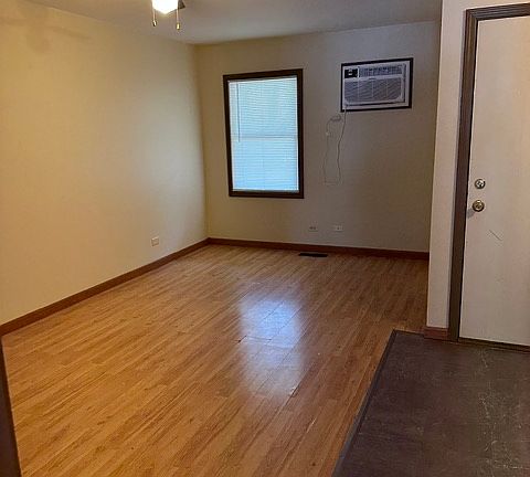 2nd image of 411 Oneida St APT 4