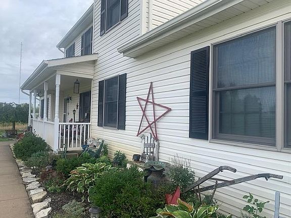 4th image of 3281 Maple Grove Rd